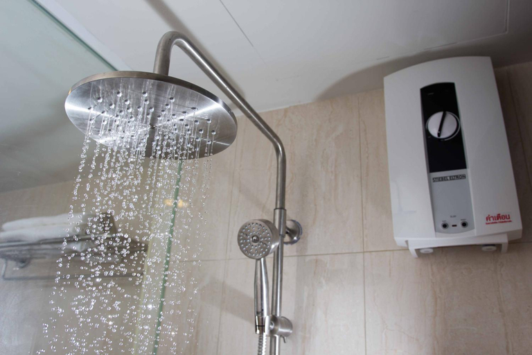 Bathroom 3, The Residence Thepkanjana, Krathum Baen