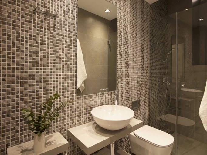 Bathroom 4, Del Taso 1850, Attica