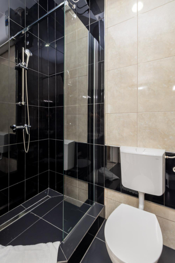 Shower 2, Continentale - Deluxe Rooms, Rijeka