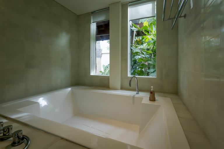 Bathroom 12