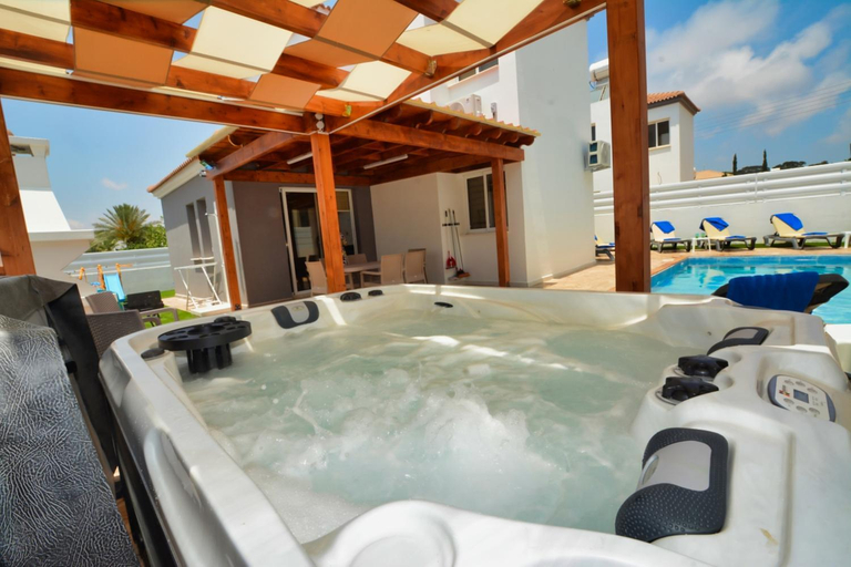 Sport & Beauty 2, Nissi Villa Sotia