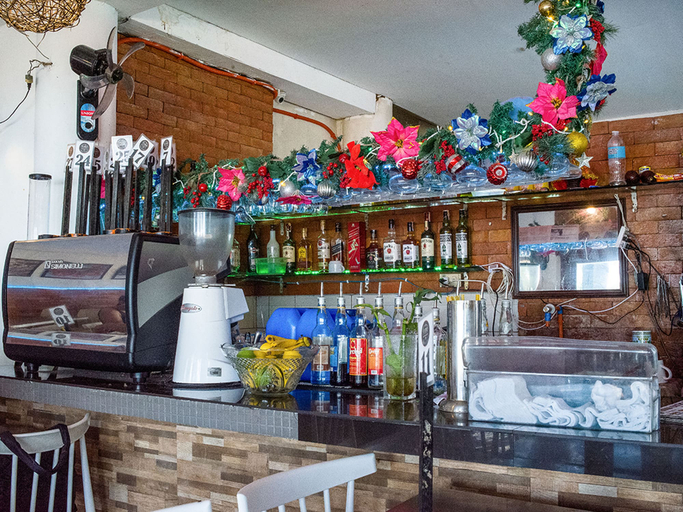 Food & Drinks 5, Boracay Peninsula, Malay