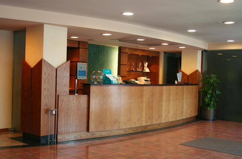 Public Area 2, Espel
