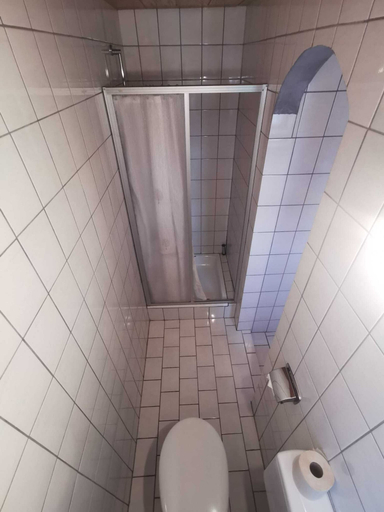 Bathroom 5, Cafe zum Toni, Passau