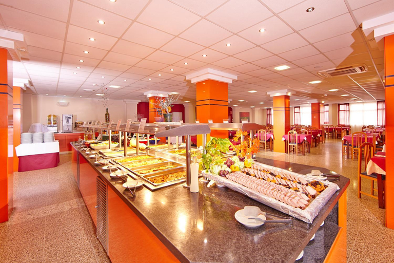 Food & Drinks 5, MLL Caribbean Bay, Baleares