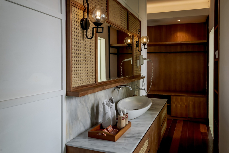 Bathroom 22