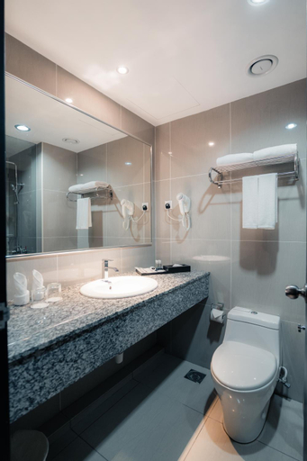Bathroom 7