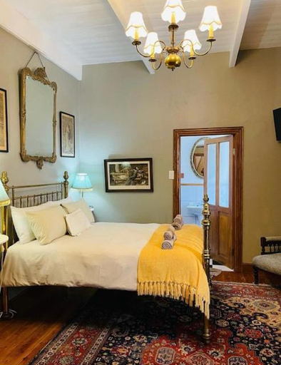 3, LORD CARNARVON Small Hotel, Pixley ka Seme