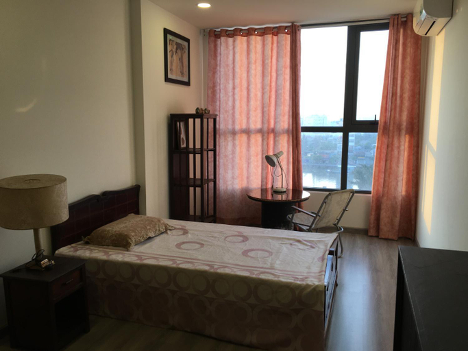 3, DON'S bedroom for only 1 male guest, District 4