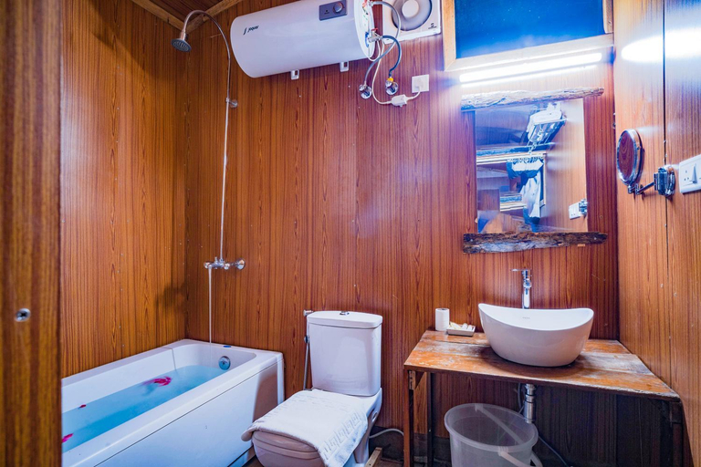 Bathroom 4, LaHermitage Resort, Lansdowne, Garhwal