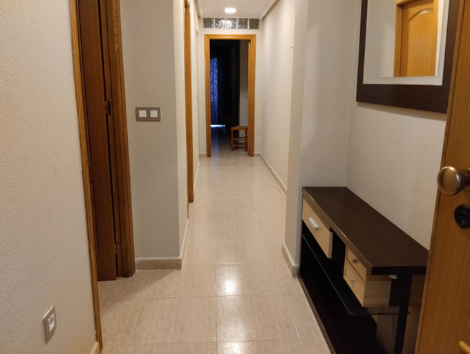 Others 5, Comfortable Apartment in Excellent Location, Alicante