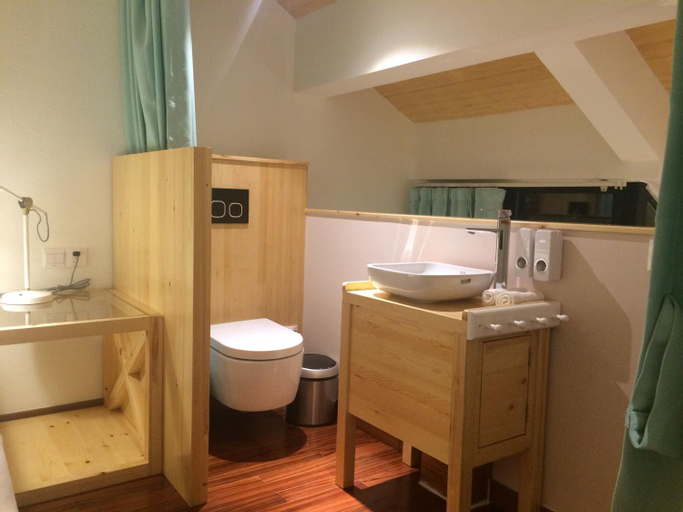 Bathroom 4