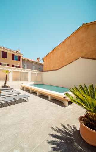 Exterior & Views 2, UNE HISTOIRE DE FAMILLE, Var