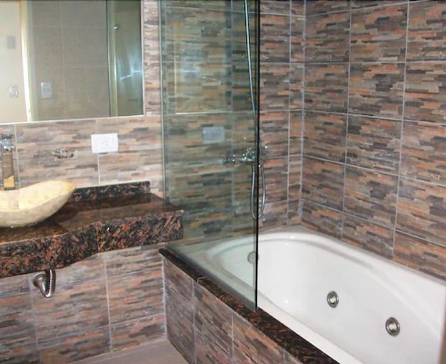 Bathroom 3, Village Garden Apart Hotel, Distrito Federal