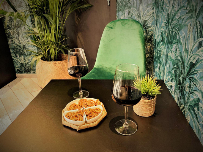 Food & Drinks 29
