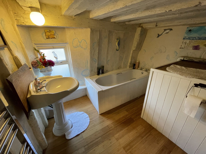 Bathroom 4, The Bridge Street Historic Guest House, Suffolk