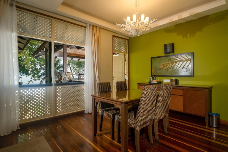 Dining Room 13