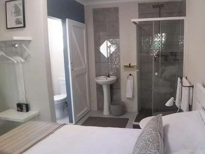 Bedroom 2, La Moor Country Venue & Eatery, West Rand