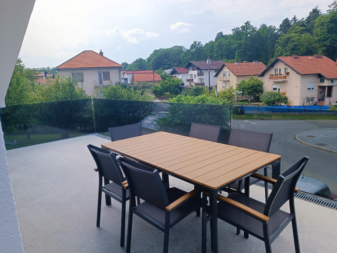 Others 4, Luxury Family Apartment with Terrace FRIGO, Maribor