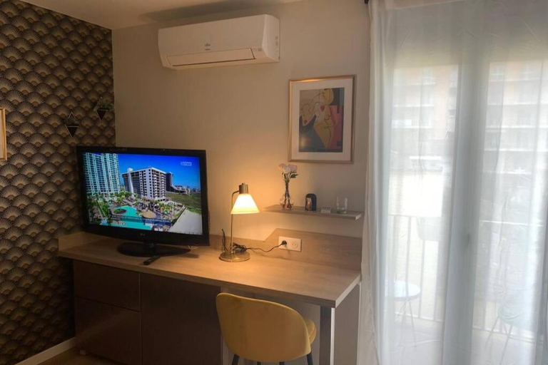 Shared lounge/TV area 3, Joli appartement haut standing en hyper centre, Haute-Garonne