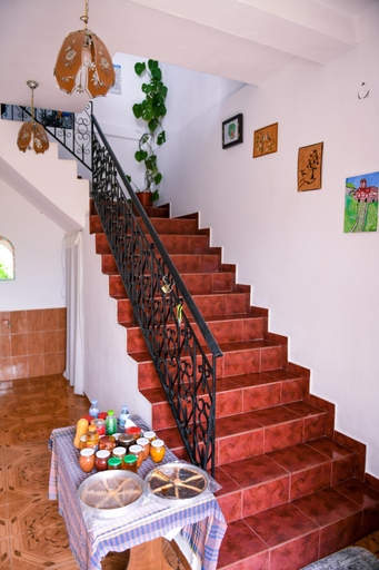 Others 5, Guest House Luli, Beratit