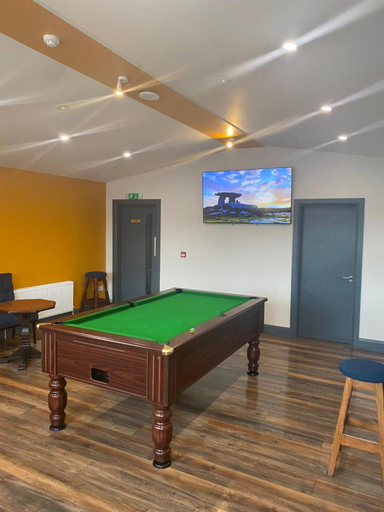 Others 5, The Burren Inn