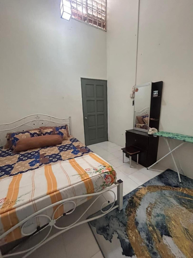 Bedroom 5, HUDA HOMESTAY BANDAR TANAH MERAH, Tanah Merah
