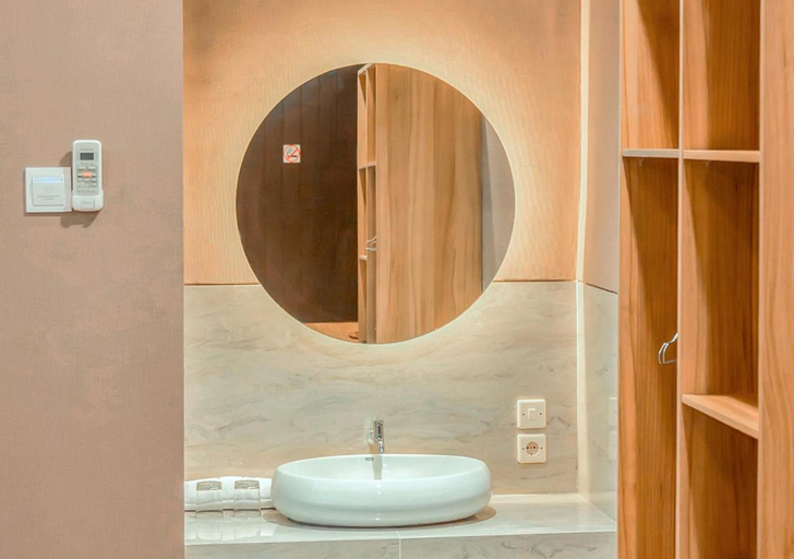 Bathroom 12