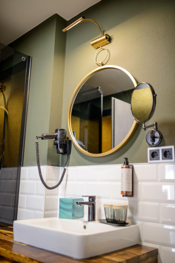 Bathroom 3, Stadthotel Konig Albert, Görlitz