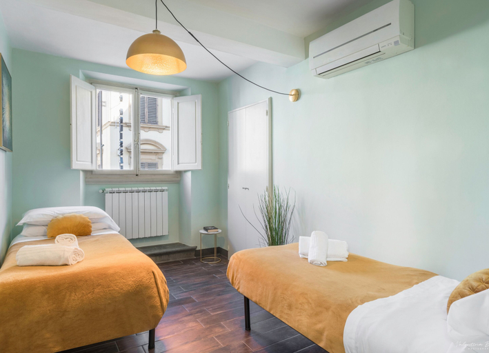 Room 3, Elegant 3-Bedroom Apartment in the Historic Center, Florence