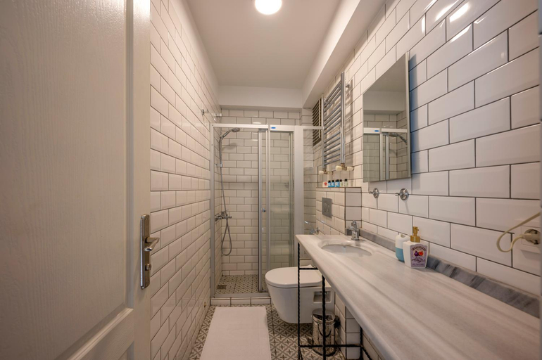 Bathroom 5, Dorne Suite Taksim, Beyoğlu