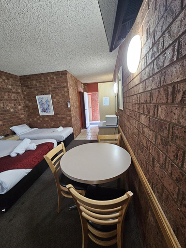 Bathroom 4, Courtyard Motor Inn, Shepparton
