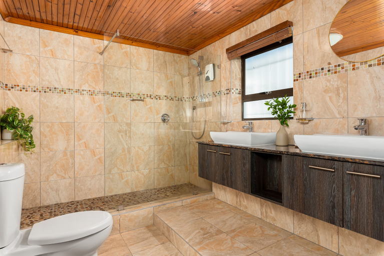 Bathroom 5, Neighbourgood Ravenscraig, City of Cape Town