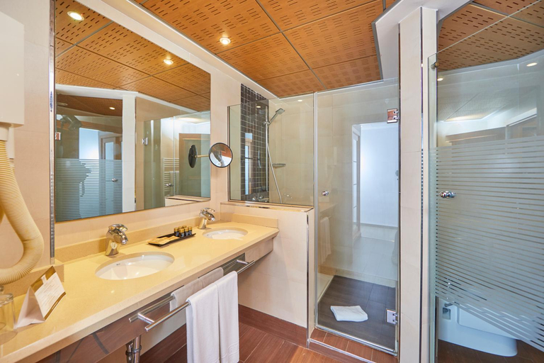 Bathroom 3, Hotel Playa Golf, Baleares