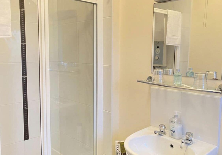 Bathroom 3, Valentia Skellig Rooms