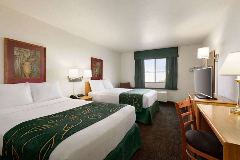 Bedroom 3, Travelodge by Wyndham Hermiston, Umatilla