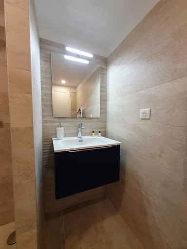 Bathroom 3, Residence LANGLET - Appartements & Studios Premium climatises - Hyper-centre Reims, Marne