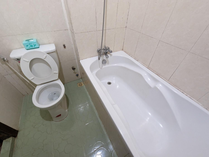 Bathroom 4, Reach Kunthea Guesthouse, Siem Reap