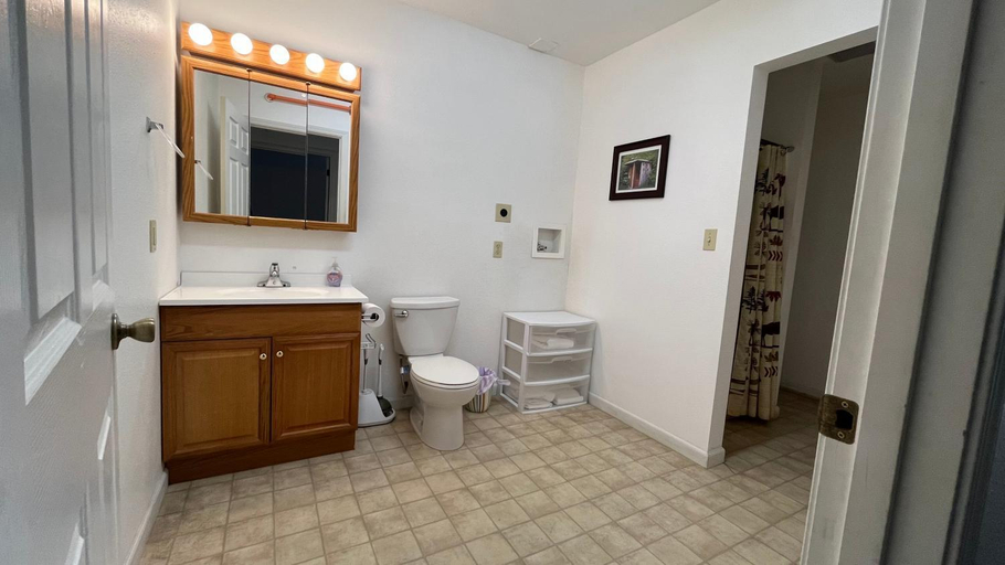 Bathroom 3, Denali Rainbow Village RV Park and Motel, Denali