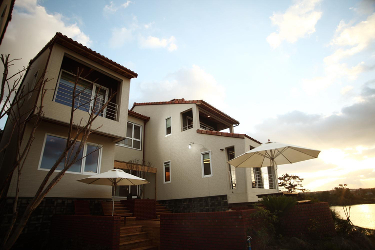 Exterior & Views 1, Jeju Lake Pension, Jeju
