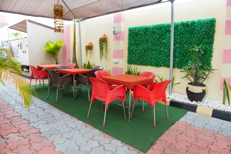 Food & Drinks 5, Airport Transit Lodges, Ilala
