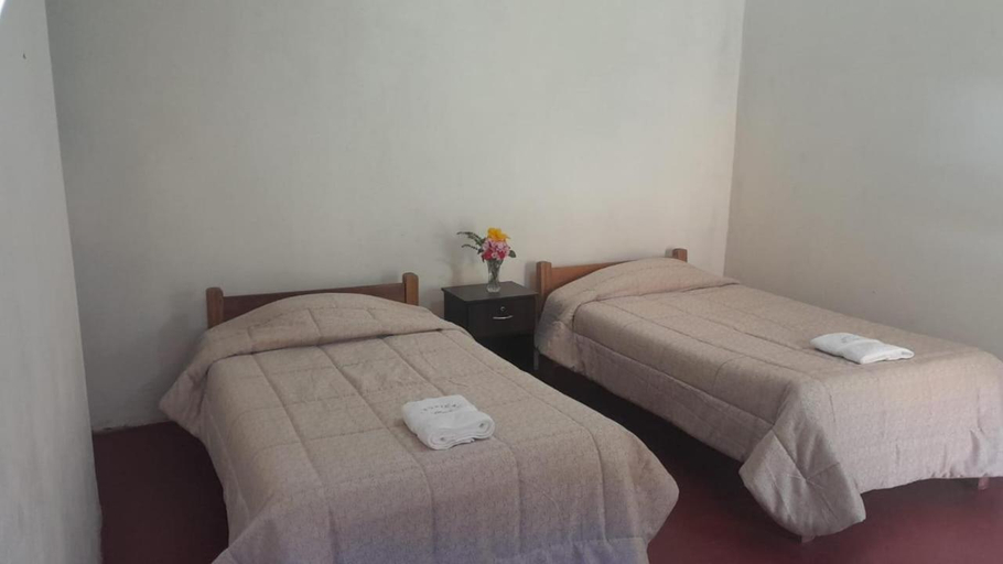 Others 5, Tropical Lodge, Caylloma