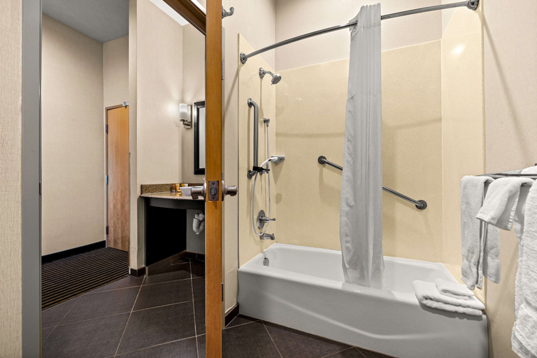 Bathroom 4, Sonesta Essential Indianapolis Airport, Hendricks