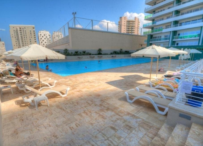 Others 3, Seaview Apartment In Fort Cambridge, Sliema by Buena Vista