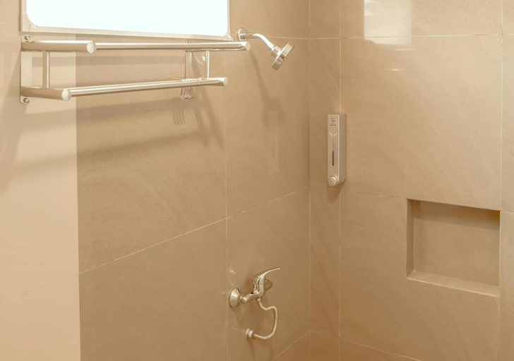 Bathroom 9