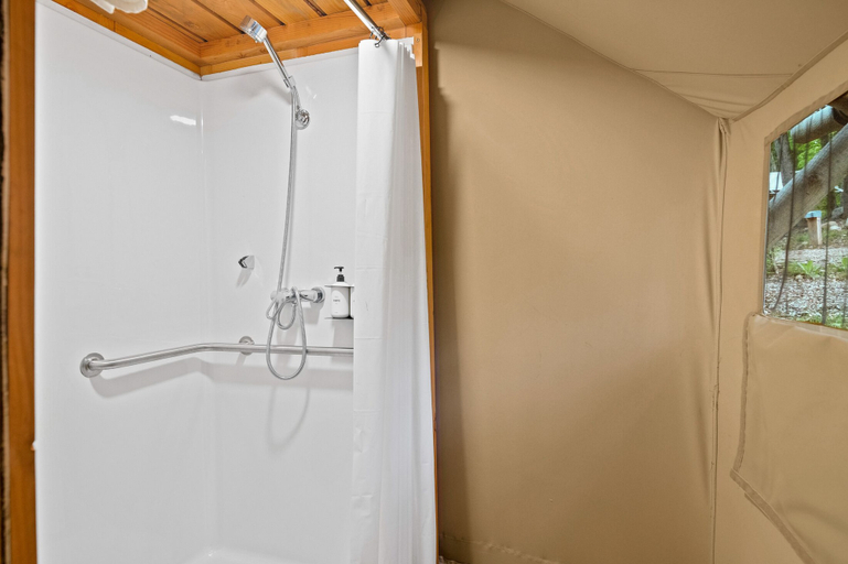 Bathroom 3, Huttopia Southern Maine, York