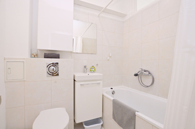 Bathroom, Lighthouse by 3City Rentals, Gdynia