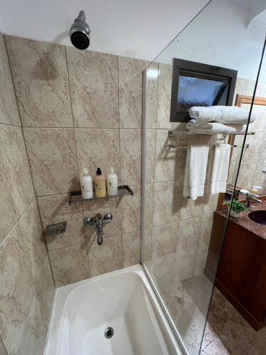 Bathroom 3, Flora Apartments, Iguazú