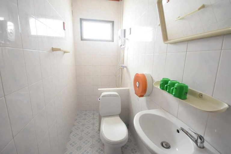 Bathroom, Intouch vientiane, Vientiane