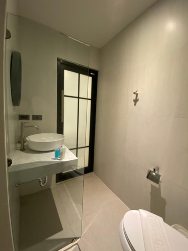 Bathroom 4, Sugar Ohana Poshtel, Phuket Island